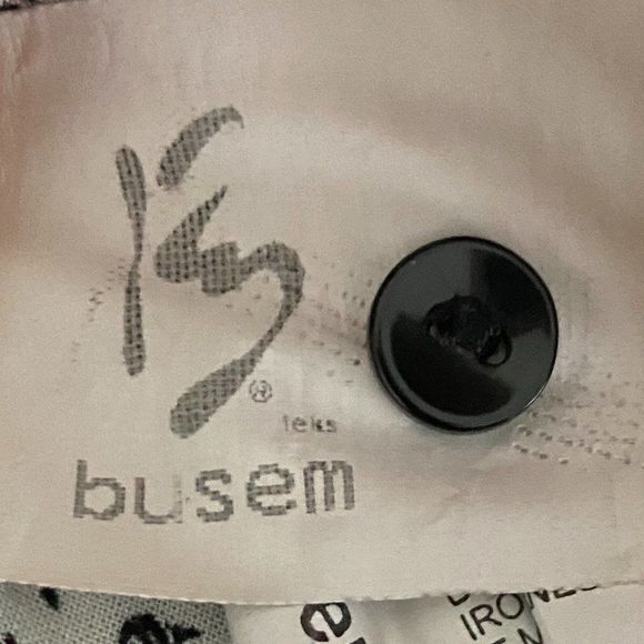 🌿4/$35 🌿BUSEM Black & White‎ Floral Tunic - Picture 7 of 9